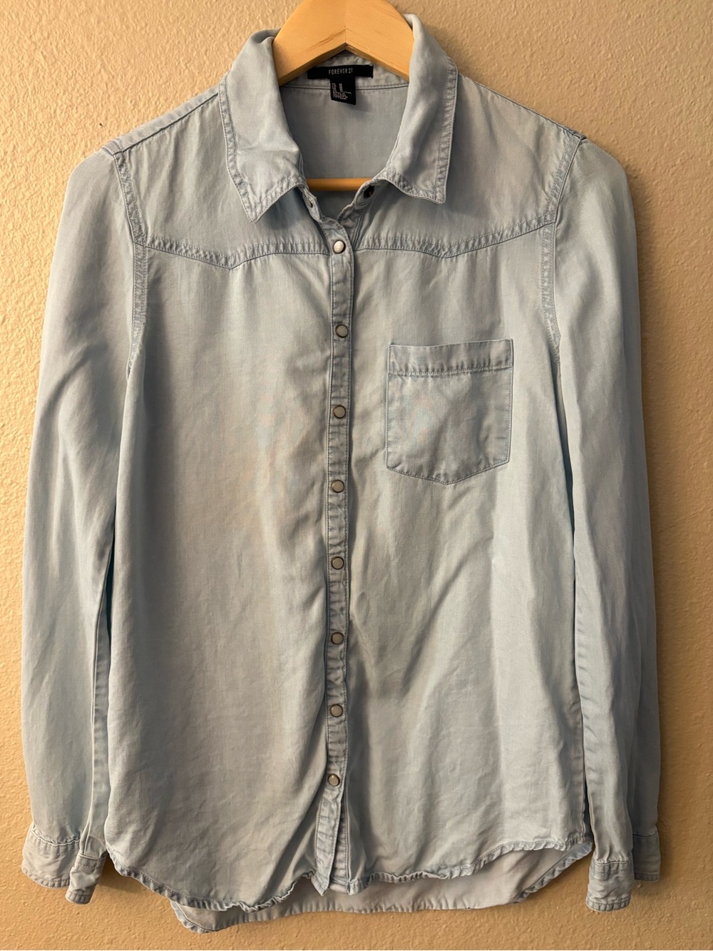 Forever 21 100% Lyocell Chambray Shirt Medium Light Wash Button Up